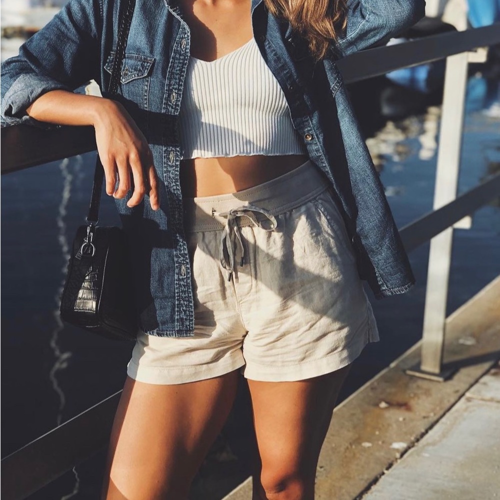 Gap Linen Pull On Shorts